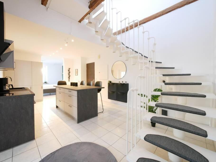 Апартаменты 110 M2, Dachterrasse, Kueche, Zentral, Ruhige Lage Падерборн Экстерьер фото